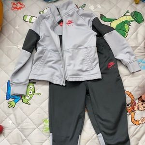 Toddler grey Nike track set